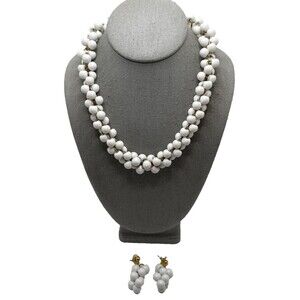 Vintage Lady Remington White Beaded Collar Necklace Earring Set Signed LR 19”
